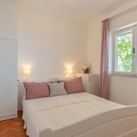 Appartement Tomas No.2 *