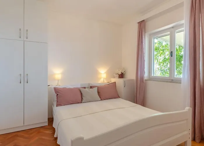 Διαμέρισμα Tomas No.2 *